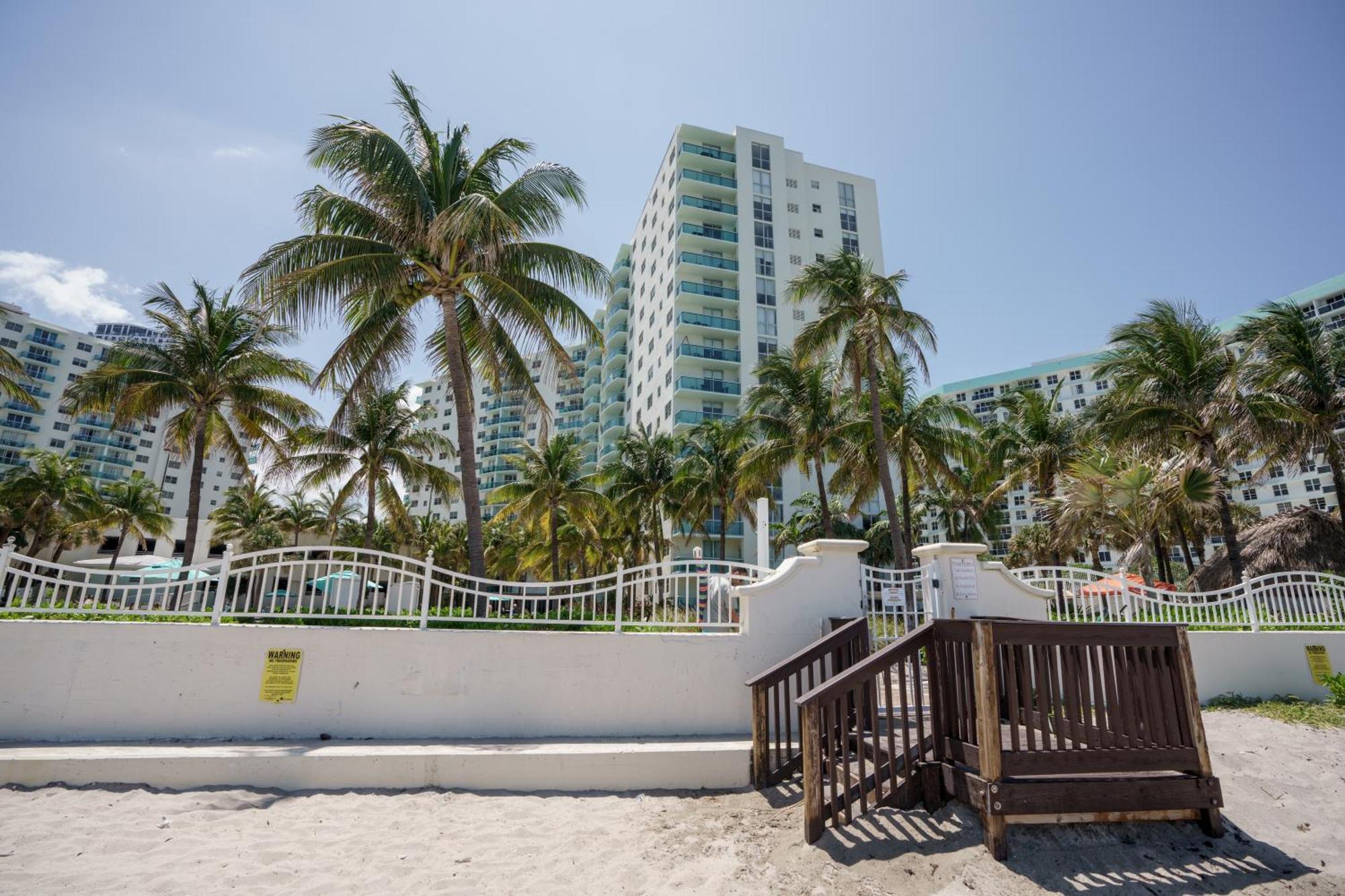 Modern 1 Bdr Oceanview With Direct Beach Access! Hollywood Exterior photo